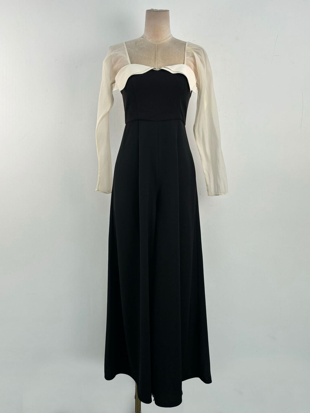 JENNY TULLE SLEEVE SQUARE NECK MAXI DRESS IN BLACK Avalabel
