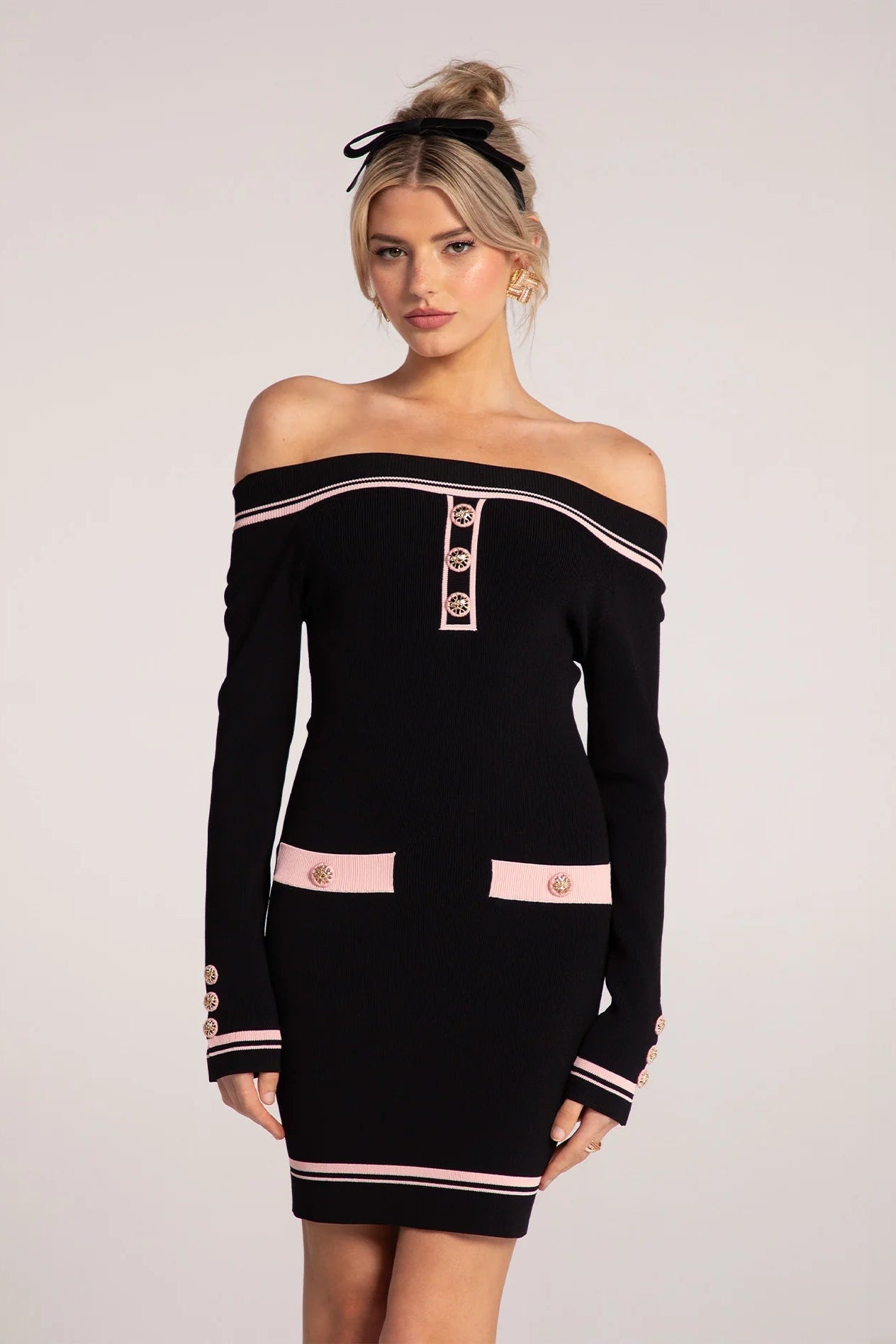 vanessa off-shoulder Knit mini Dress in black Avalabel