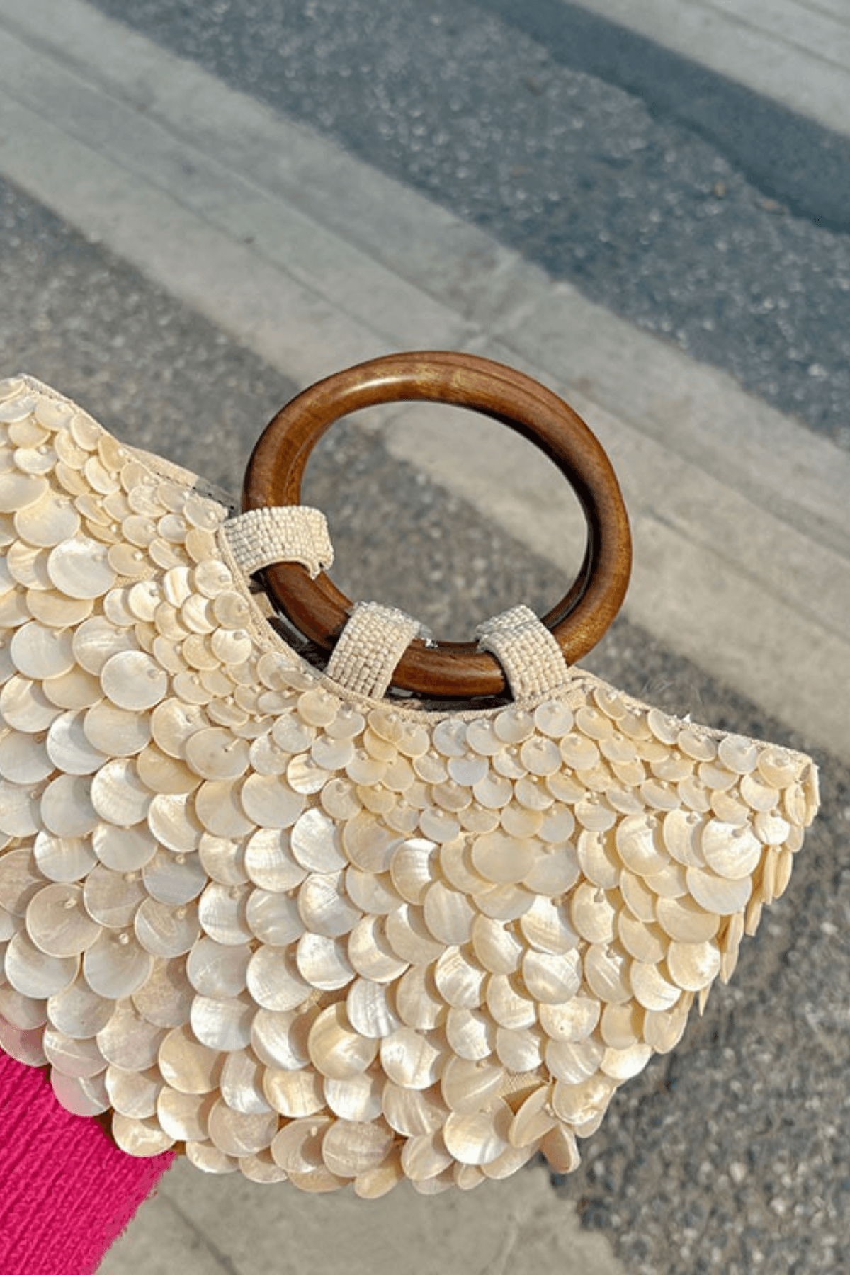 Natural Shell Wooden Ring Handle Clutch Avalabel