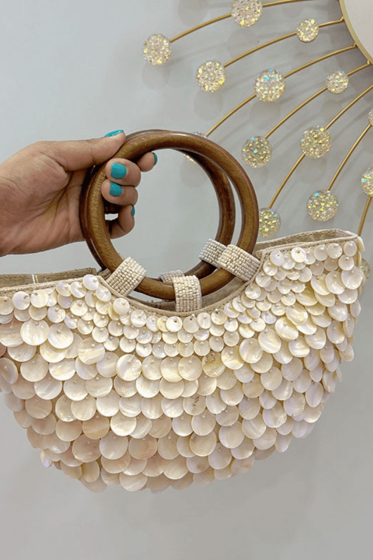 Natural Shell Wooden Ring Handle Clutch Avalabel