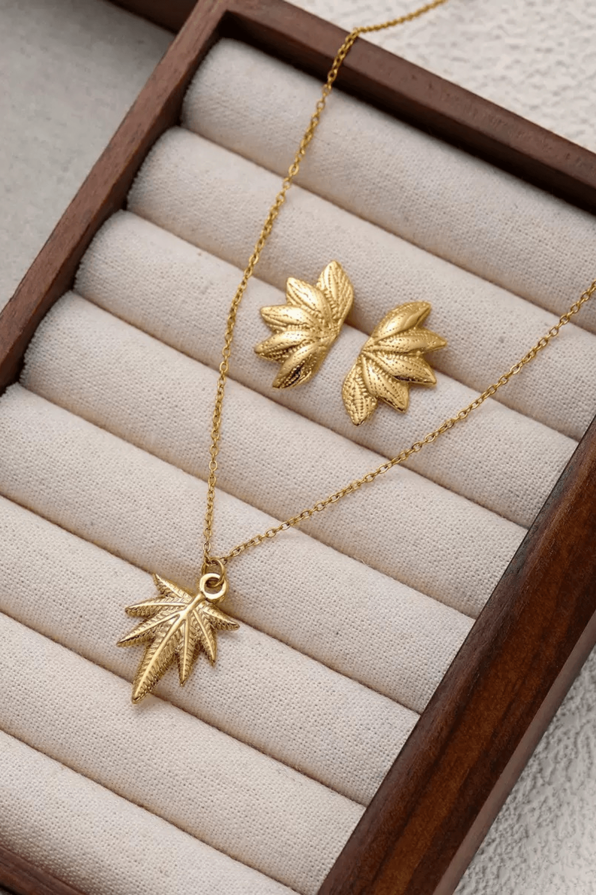Gold Maple Leaf Pendant Dainty Chain Necklace Avalabel