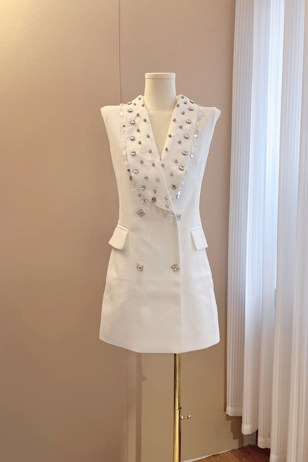 White V-Neck Sleeveless Diamond Midi Suit Top Avalabel