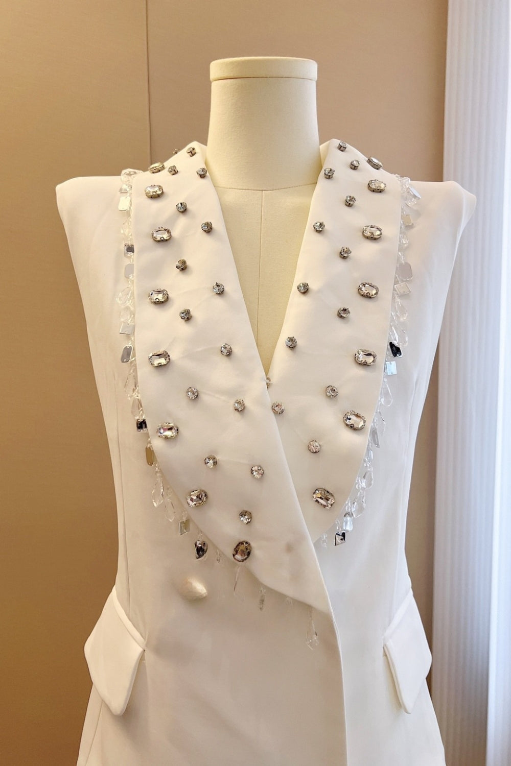 White V-Neck Sleeveless Diamond Midi Suit Top Avalabel