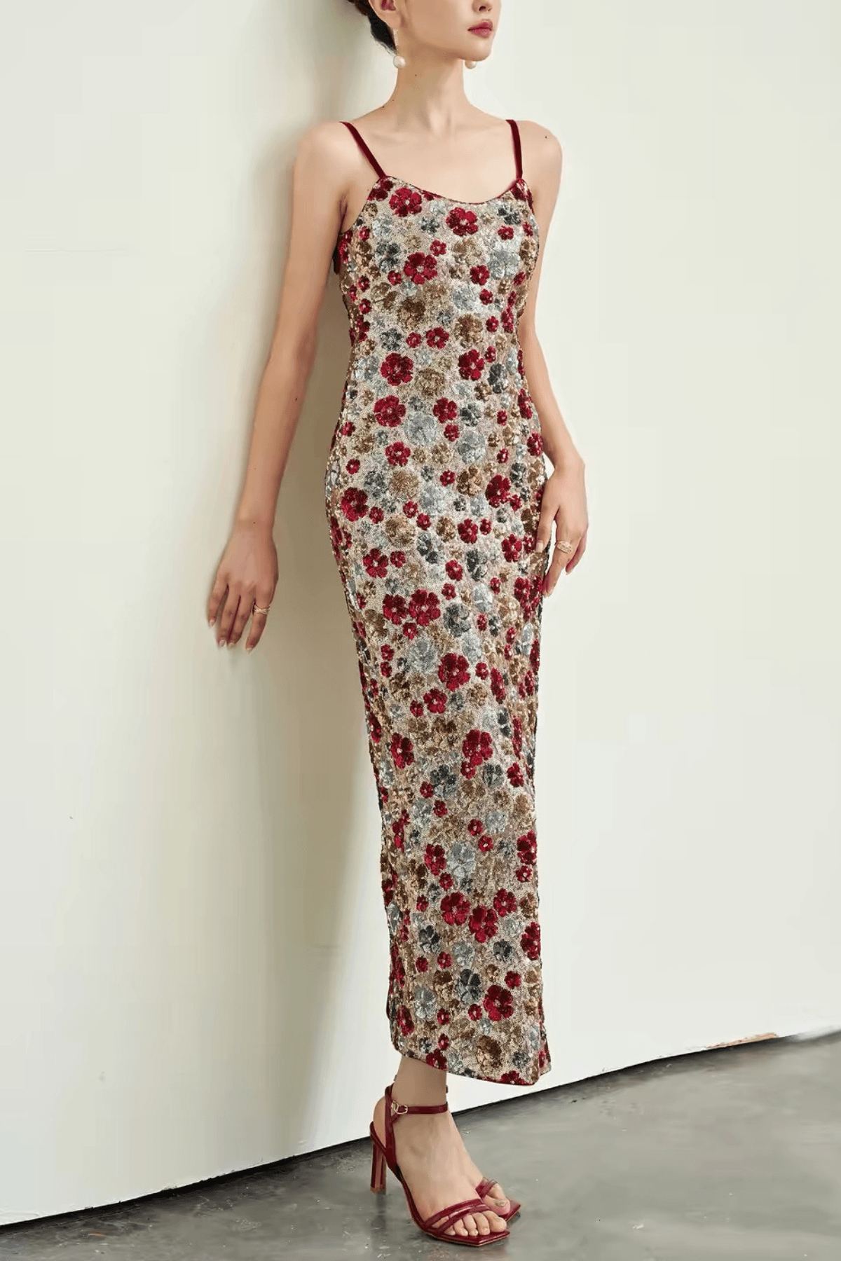 Willa Spaghetti Strap Bodycon Floral Sequin Midi Dress - Avalabel