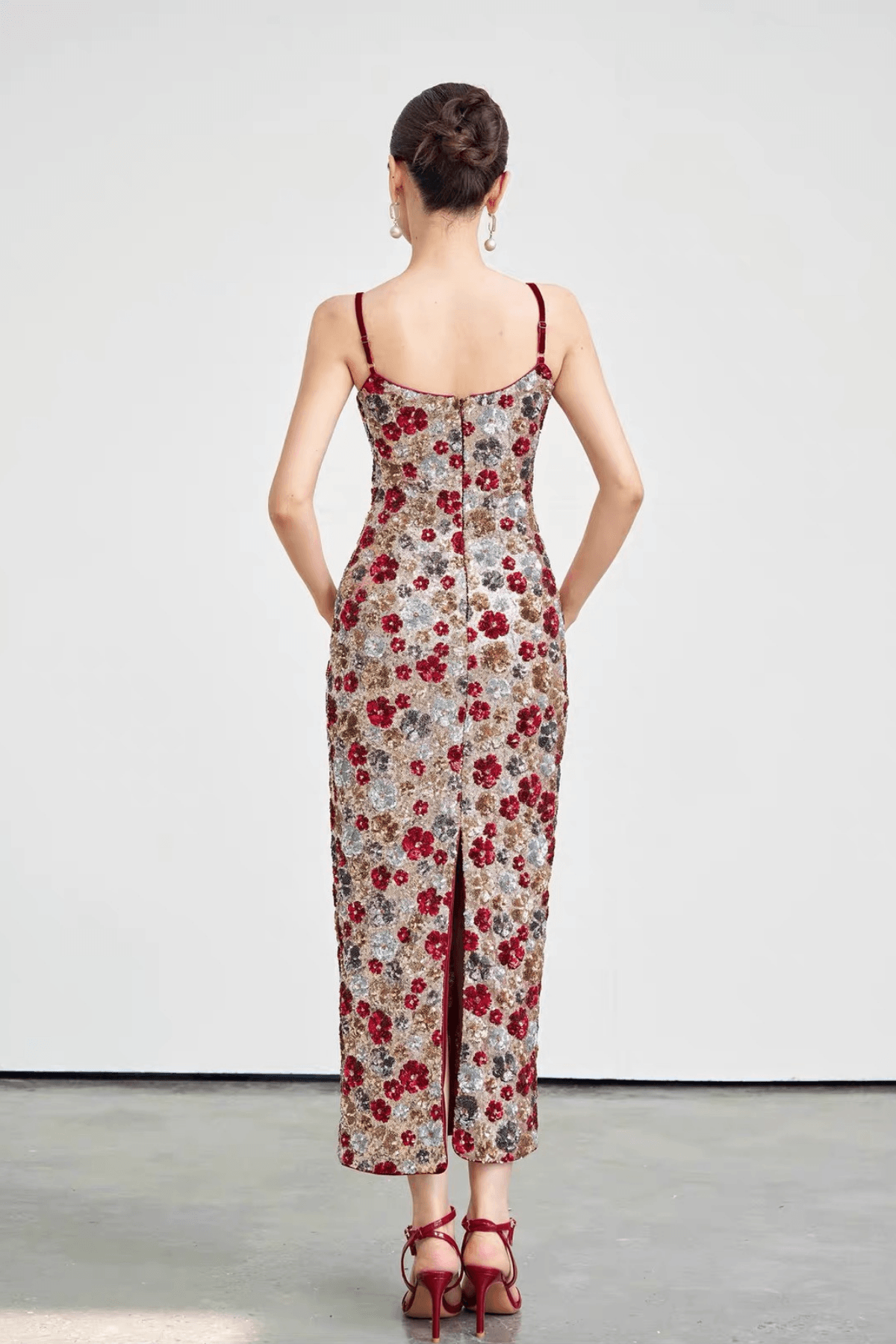 Willa Spaghetti Strap Bodycon Floral Sequin Midi Dress - Avalabel