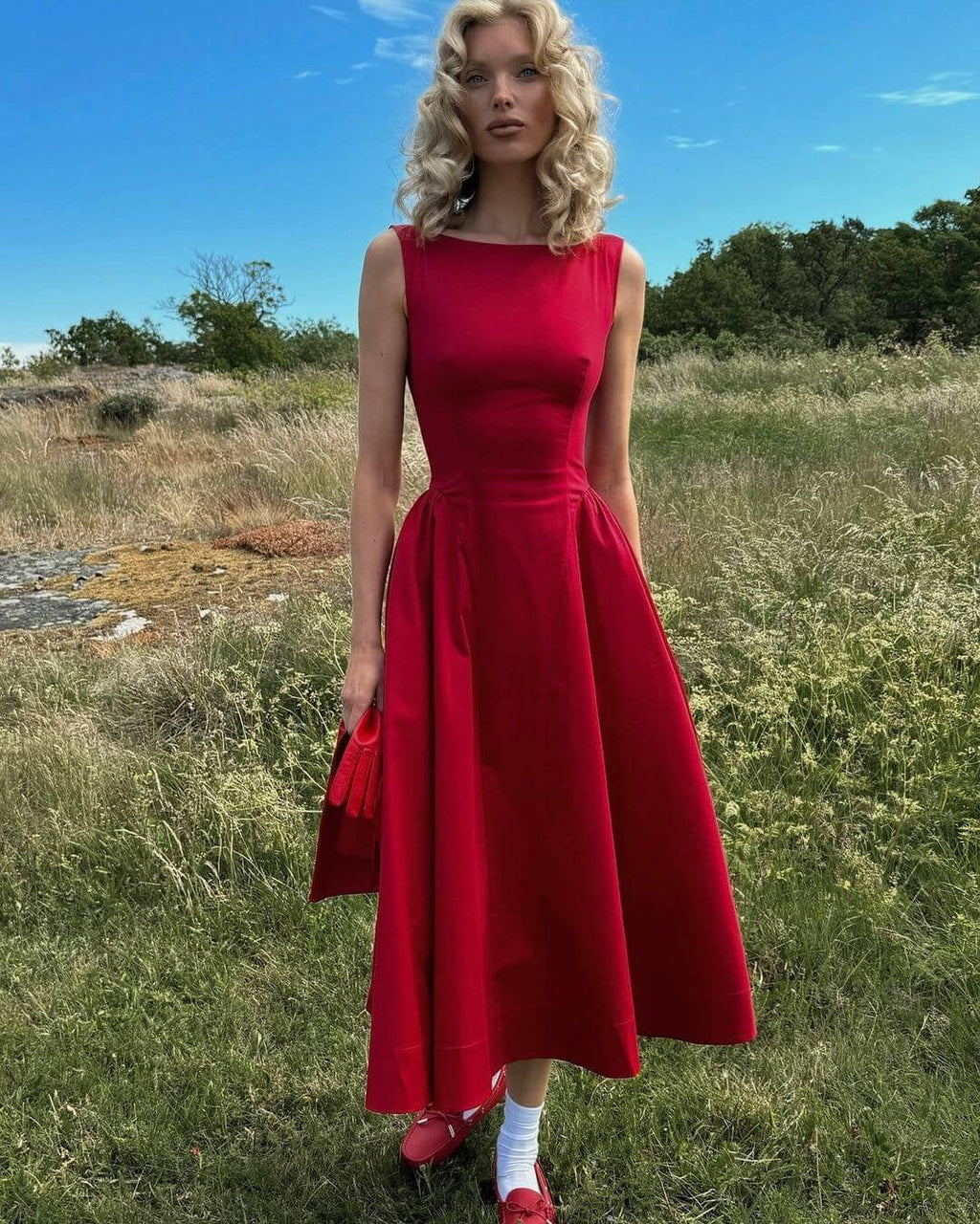 Stretch Cotton Sateen Midi Dress in red Avalabel