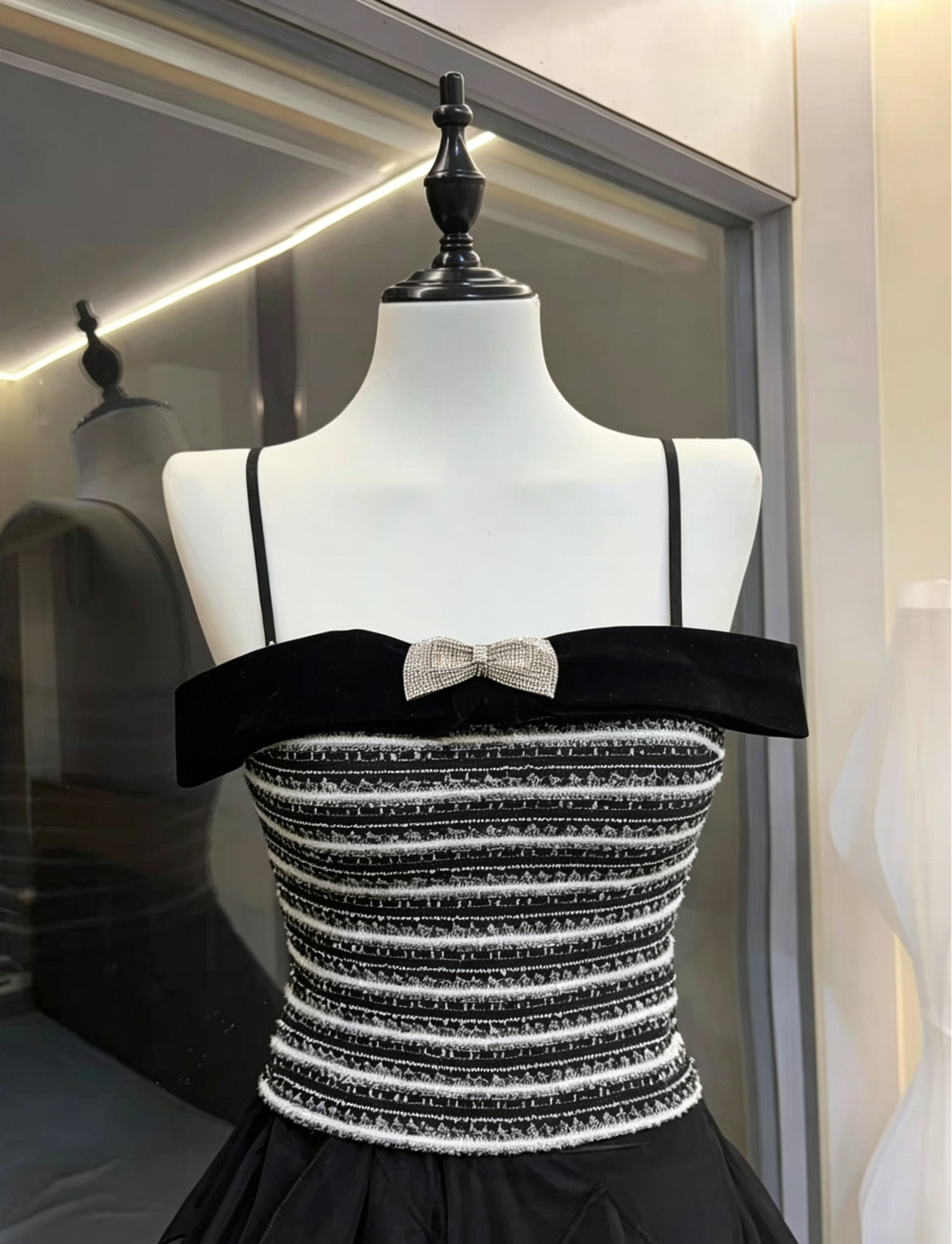 Rhinestone Bow Tweed Top & High-Low Ruffle Tulle Skirt Two-Piece Set Avalabel