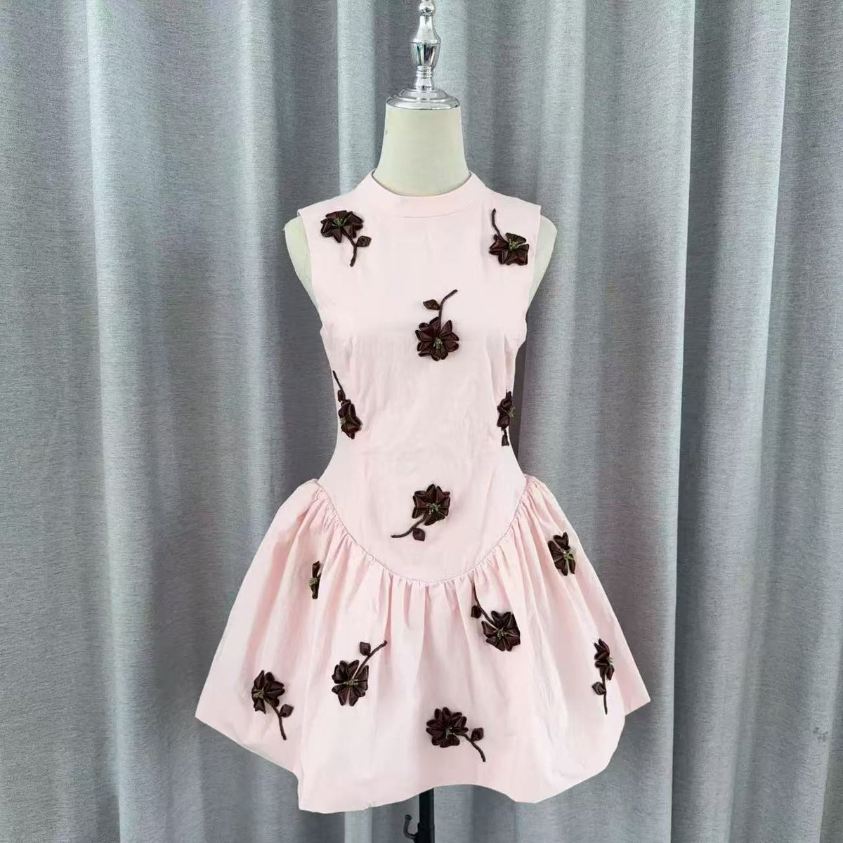 Vivien Flower Embellished Puffy Mini Dress in Pink Avalabel