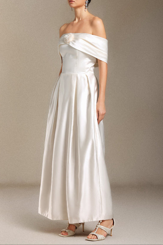 Donna Bare Shoulders Flower Cylinder Maxi Dress in White