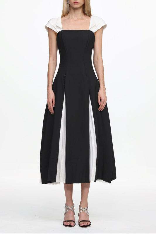 Saly Short Sleeve Contrast Pleated Woven Maxi Dress