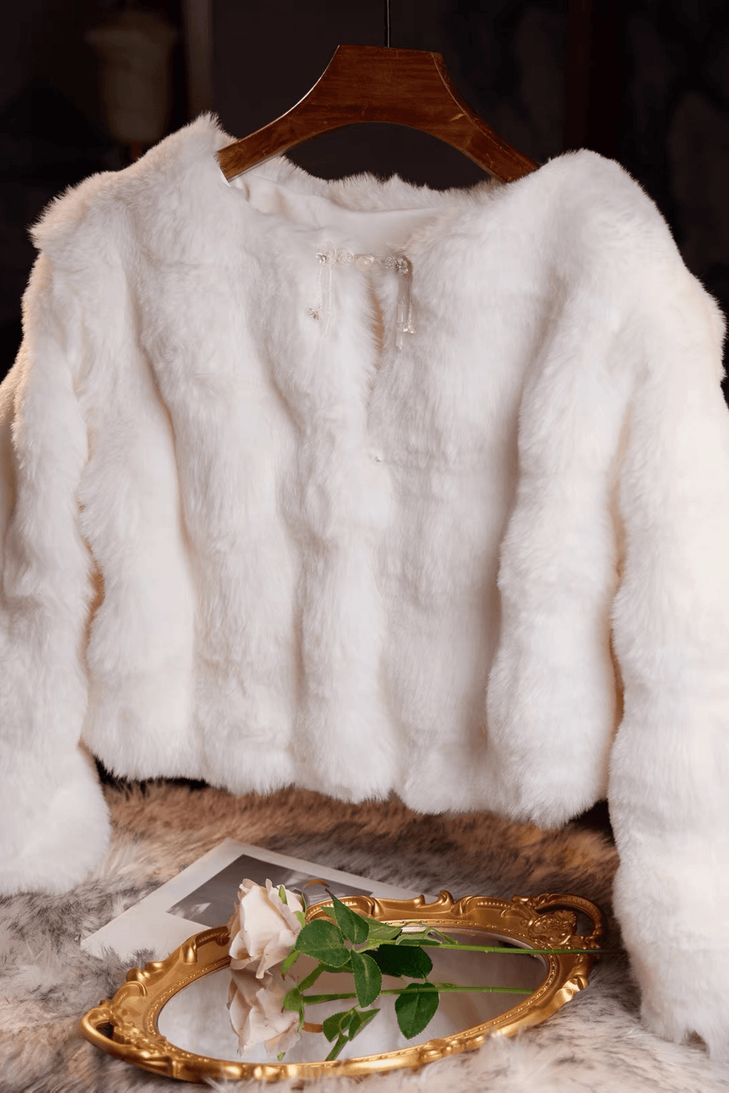White Faux Fur Short Shawl Avalabel