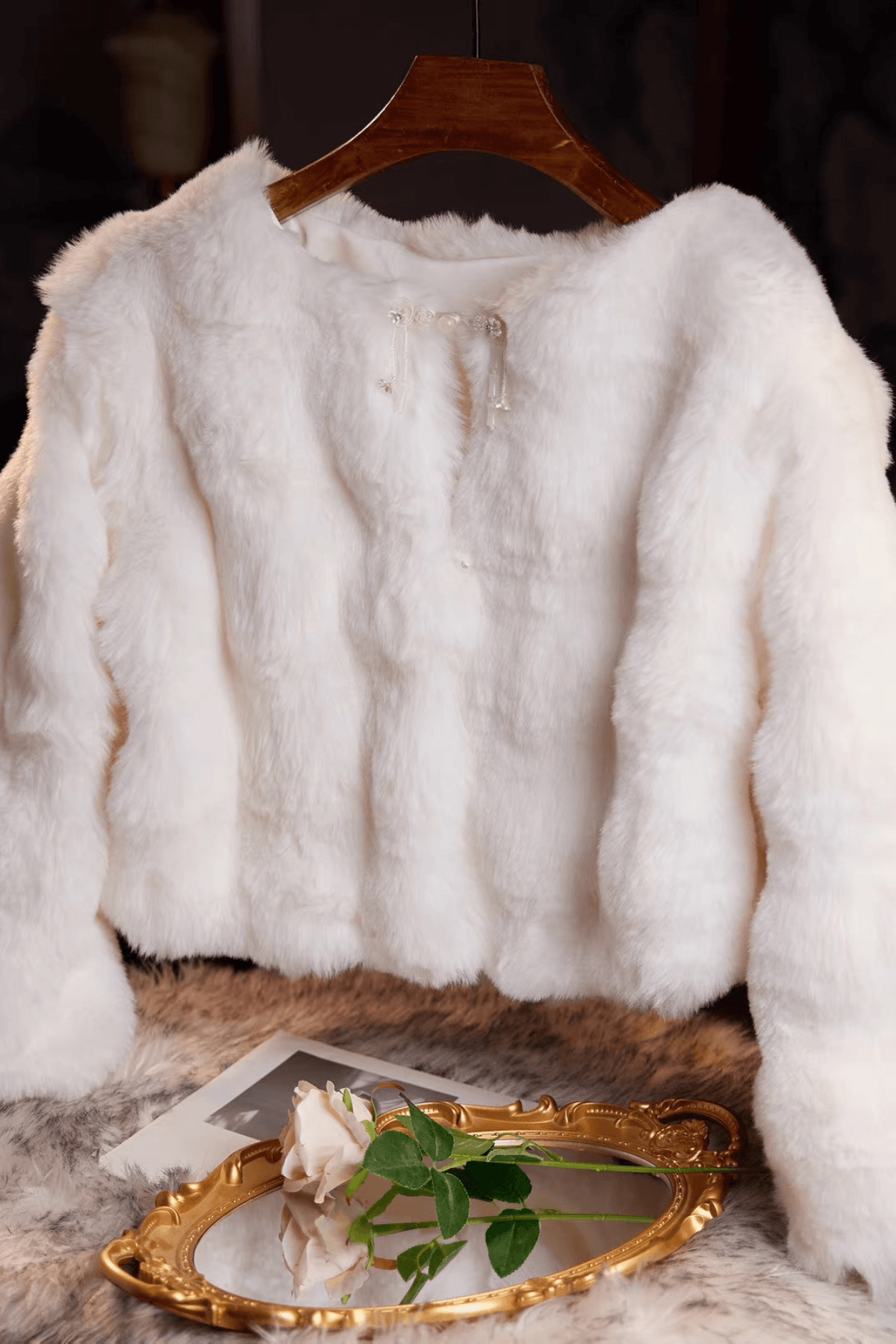 White Faux Fur Short Shawl Avalabel