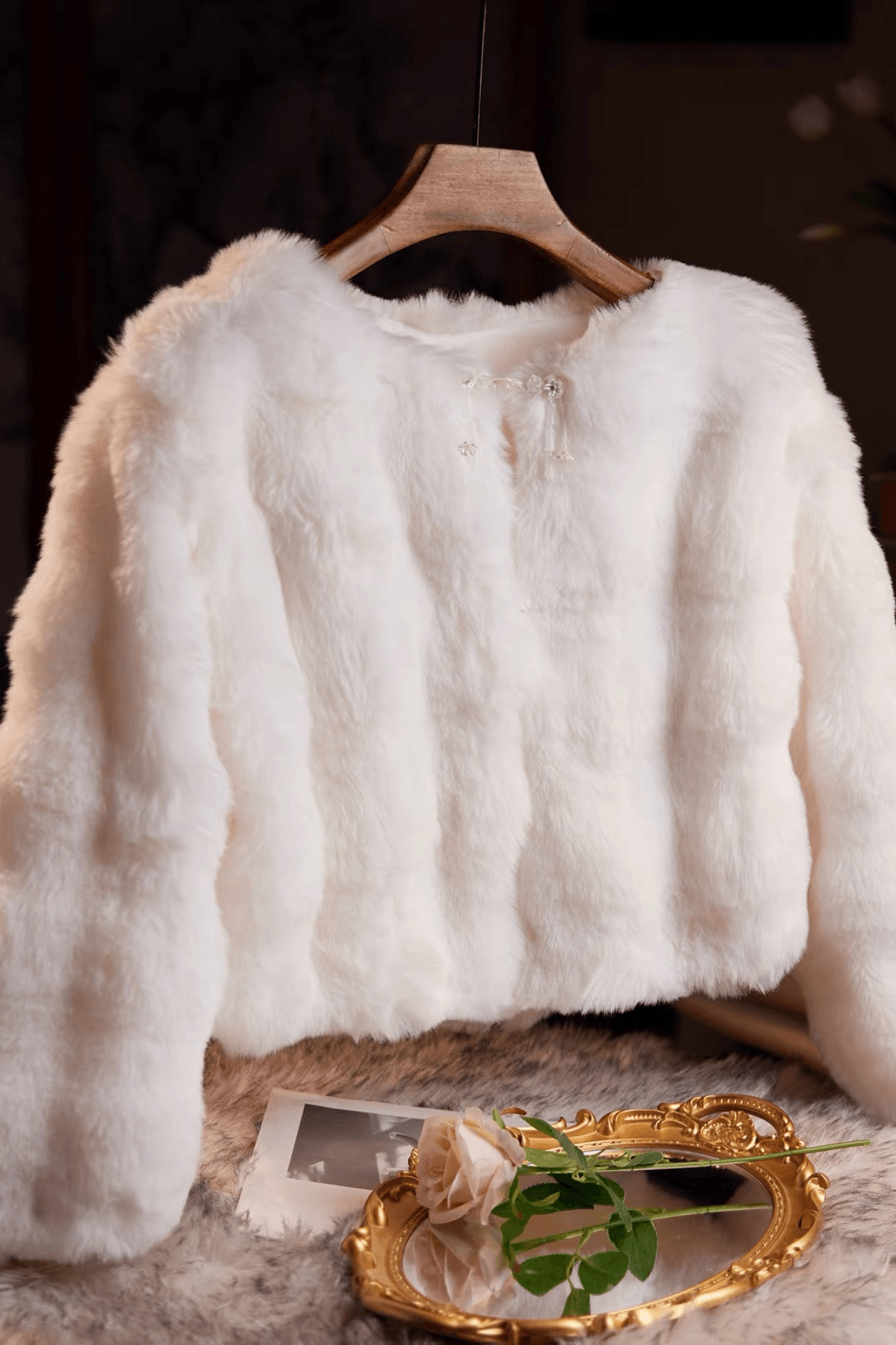 White Faux Fur Short Shawl Avalabel