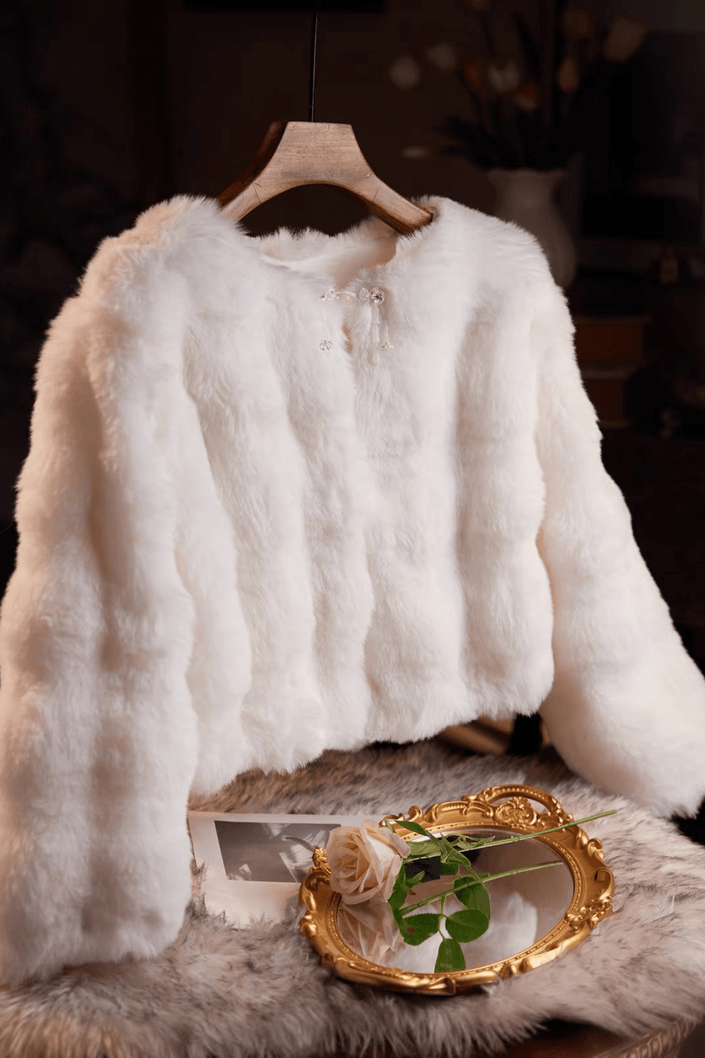 White Faux Fur Short Shawl Avalabel