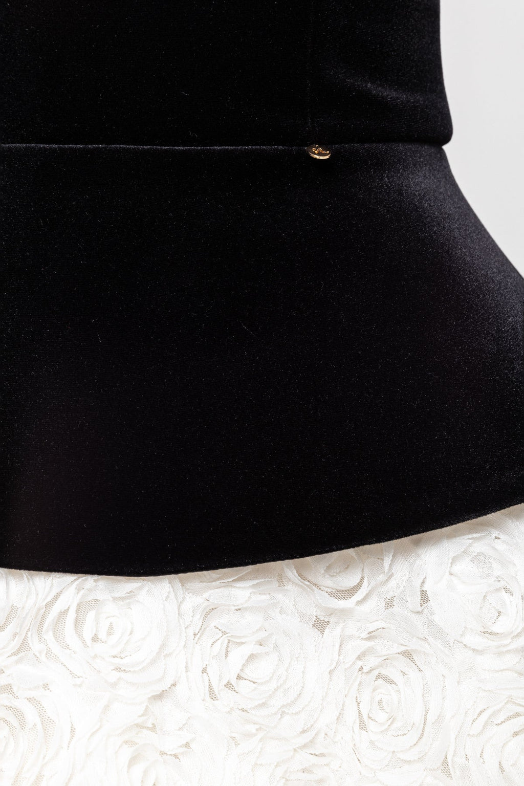 Petal-Layered Velvet Top Mini Skirt Suit Without Glove - Black/White Avalabel