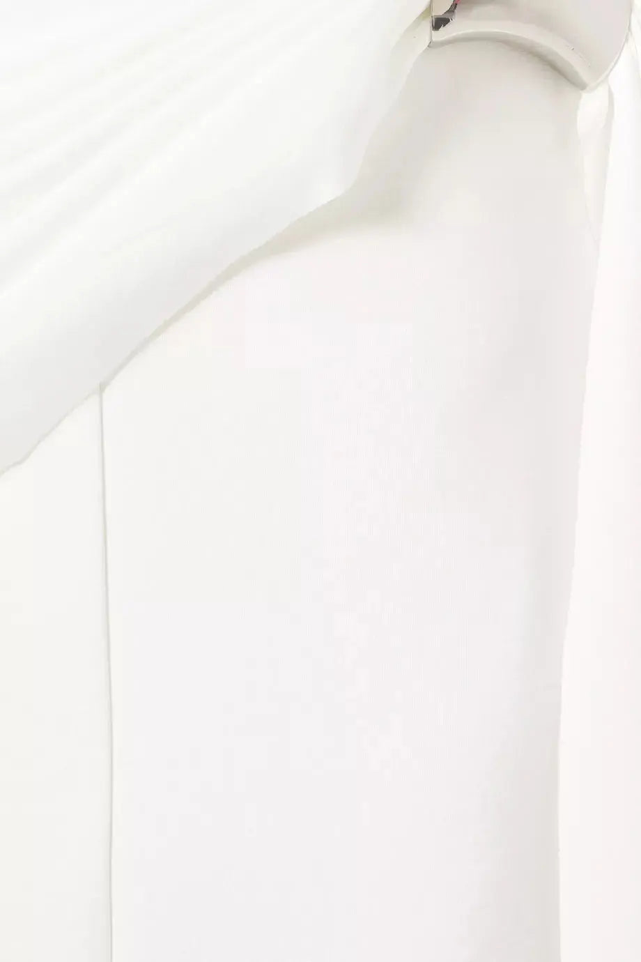 kelly Interlock pleated Knit maxi dress in white Avalabel
