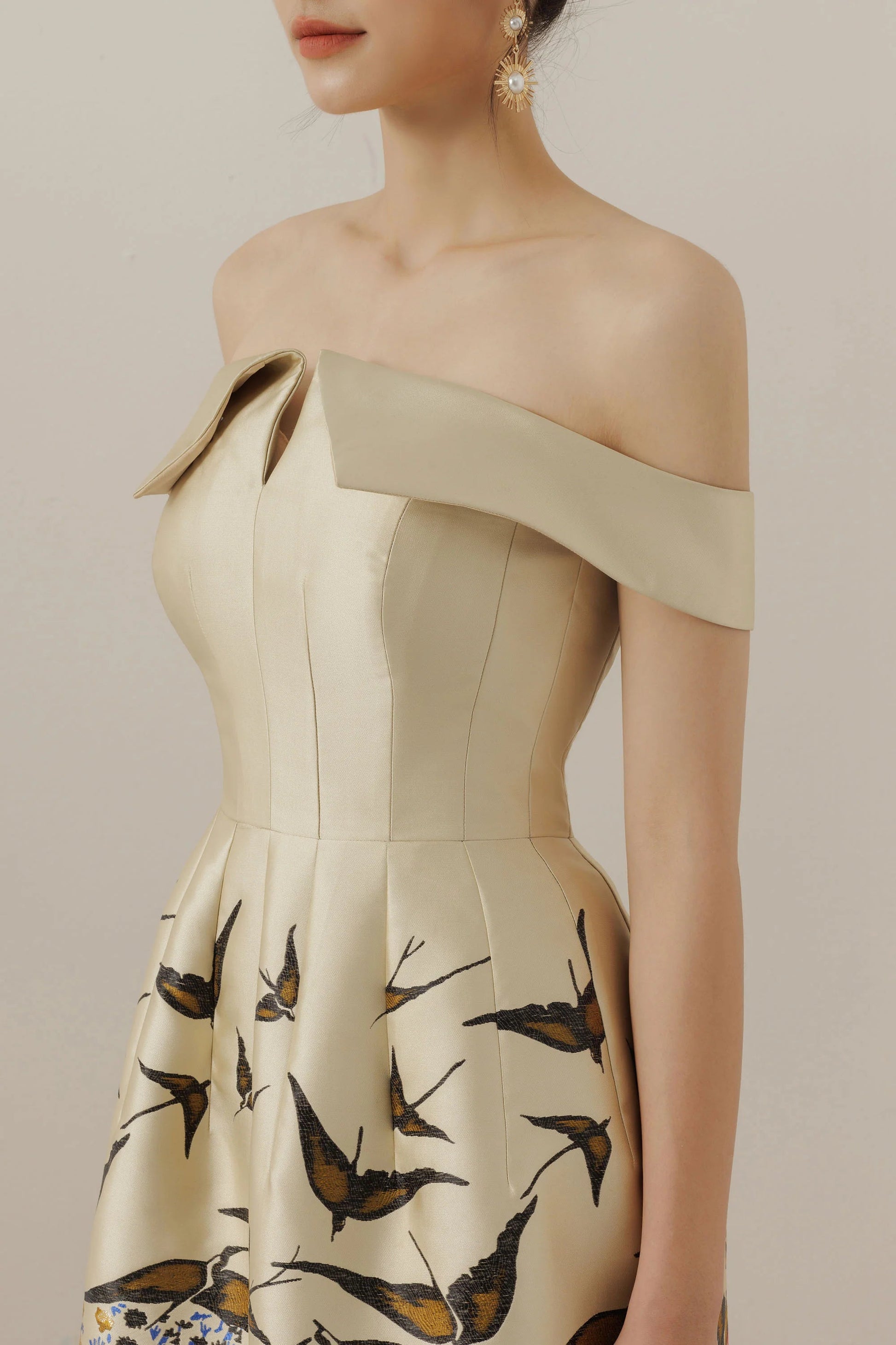 Nina Retro Floral Print Off-Shoulder Idi Dress in Apricot Avalabel