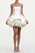 SALLY STRAPLESS FLOWER MINI DRESS IN WHITE Avalabel