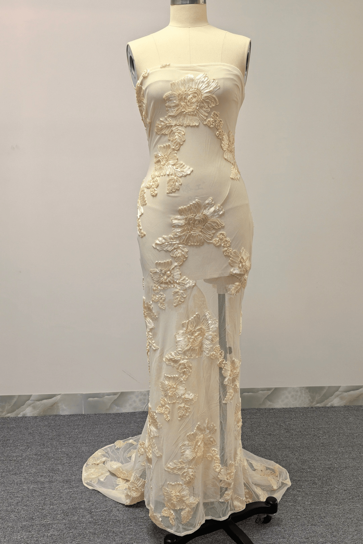 Liora Strapless Floral Appliqué Mermaid Dress Avalabel