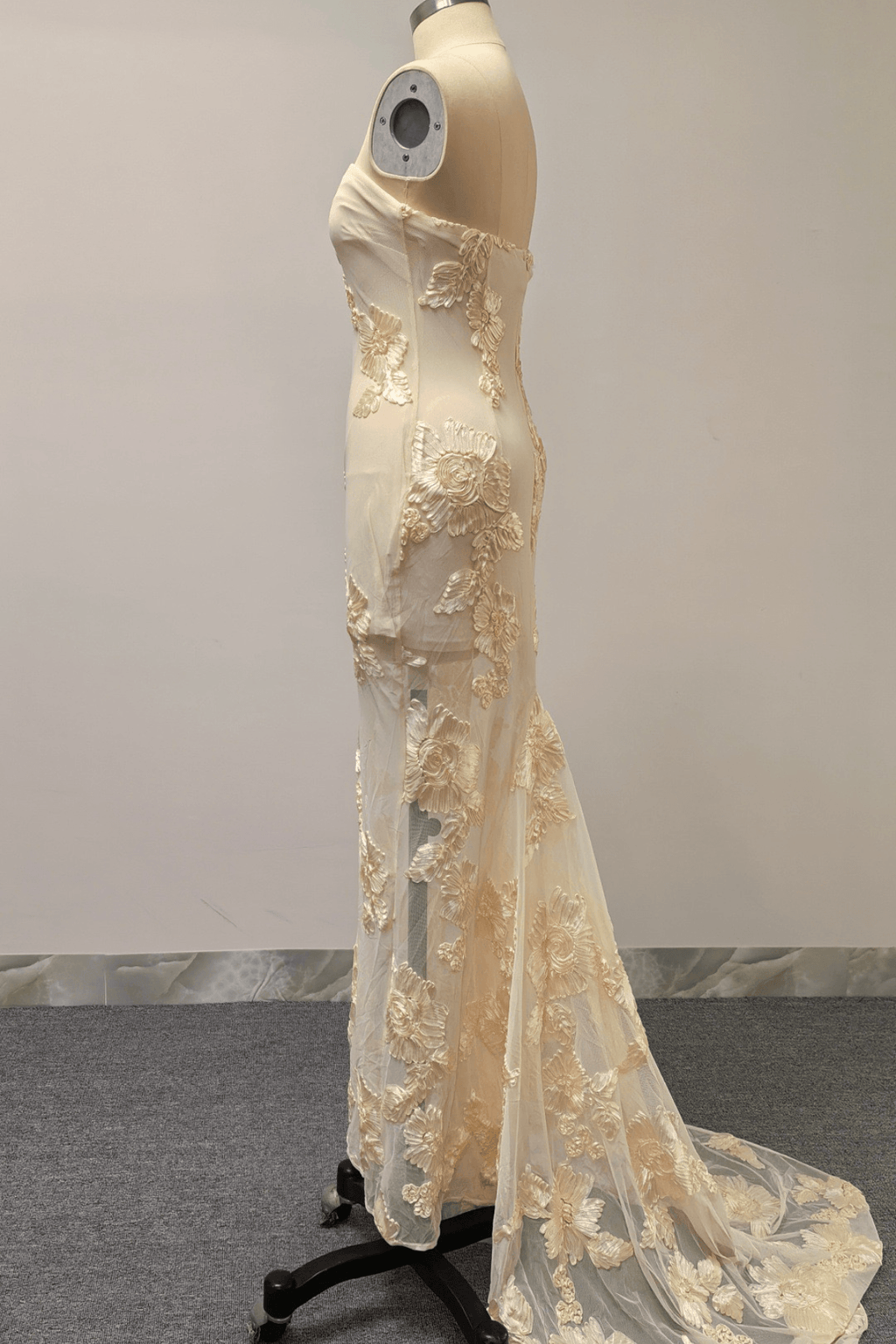 Liora Strapless Floral Appliqué Mermaid Dress Avalabel