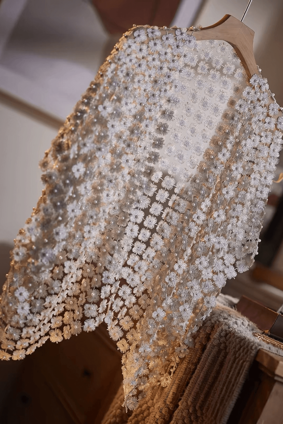 Ombre Floral Lace Pearl Shawl Avalabel