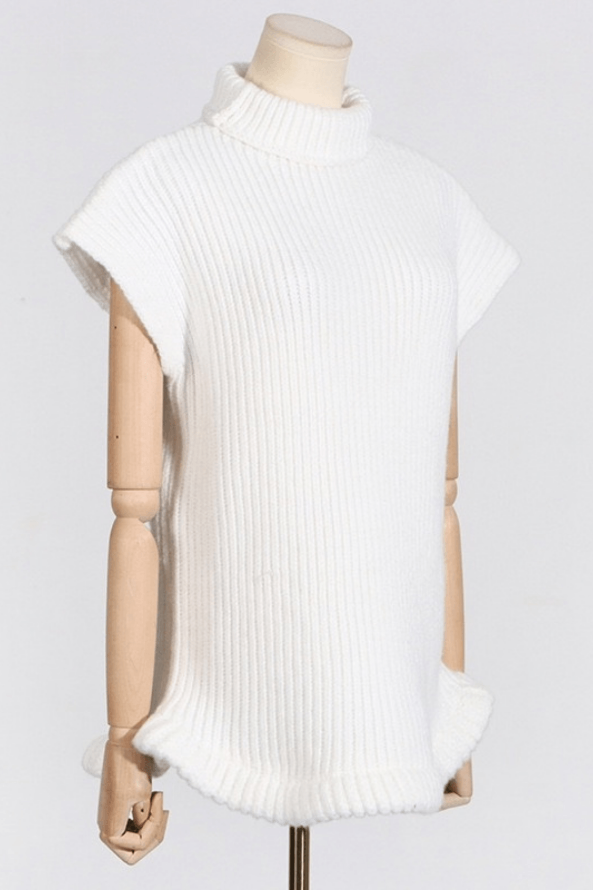 Janis White Turtleneck Sleeveless Knit Sweater Avalabel