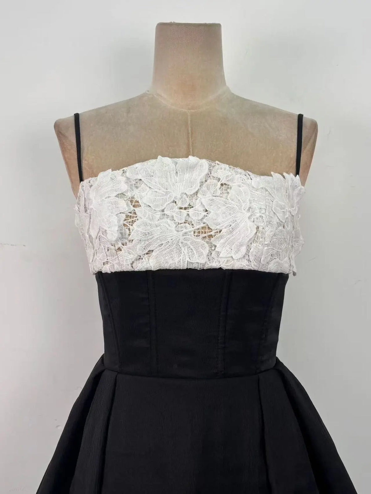 Vela A-line Corset Waist Mesh Midi Dress Avalabel