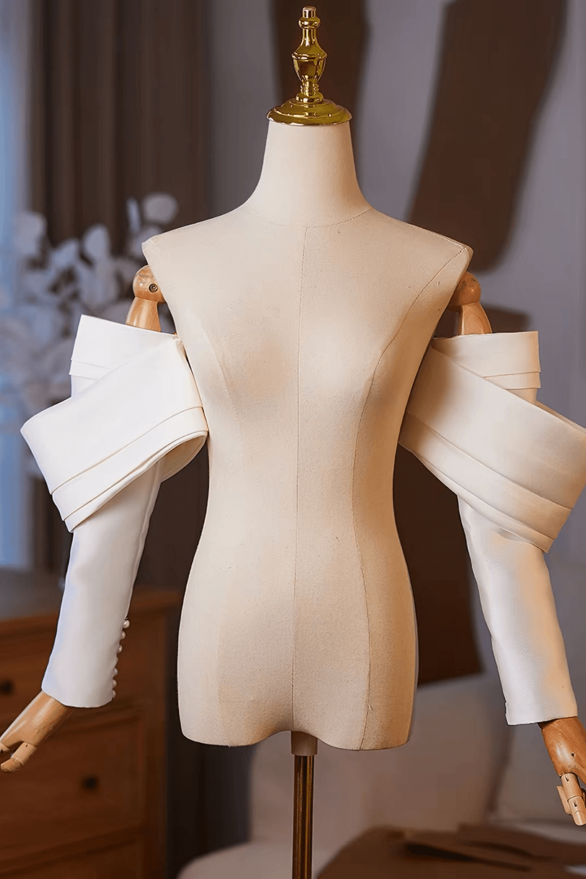 Off‑Shoulder Satin Detachable Long Gloves Avalabel