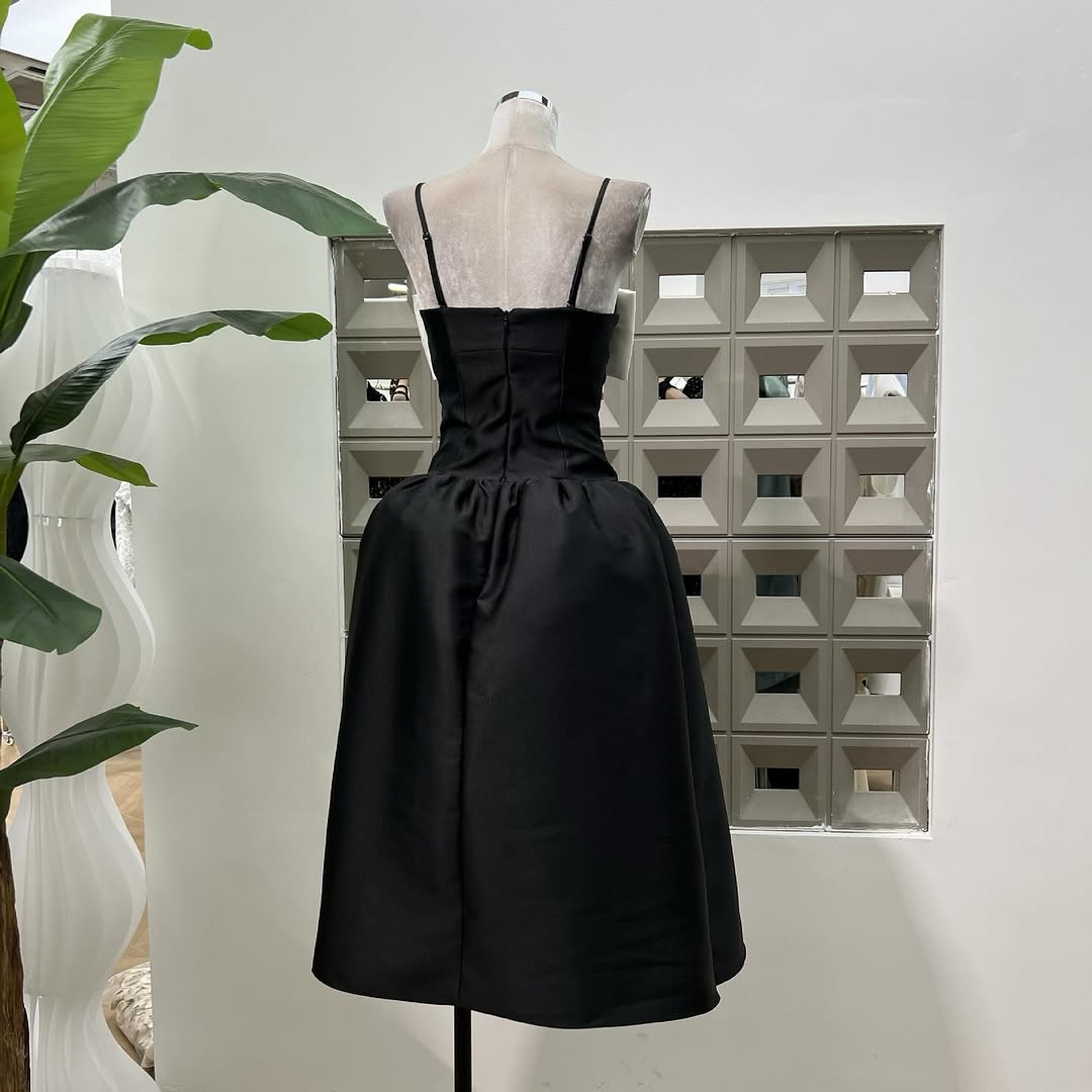 Bow-Detail Taffeta Midi Dress in Black Avalabel