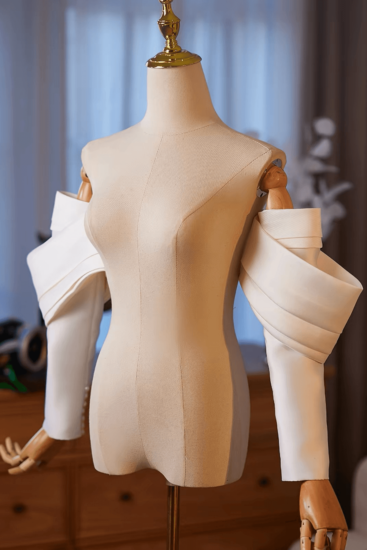 Off‑Shoulder Satin Detachable Long Gloves Avalabel