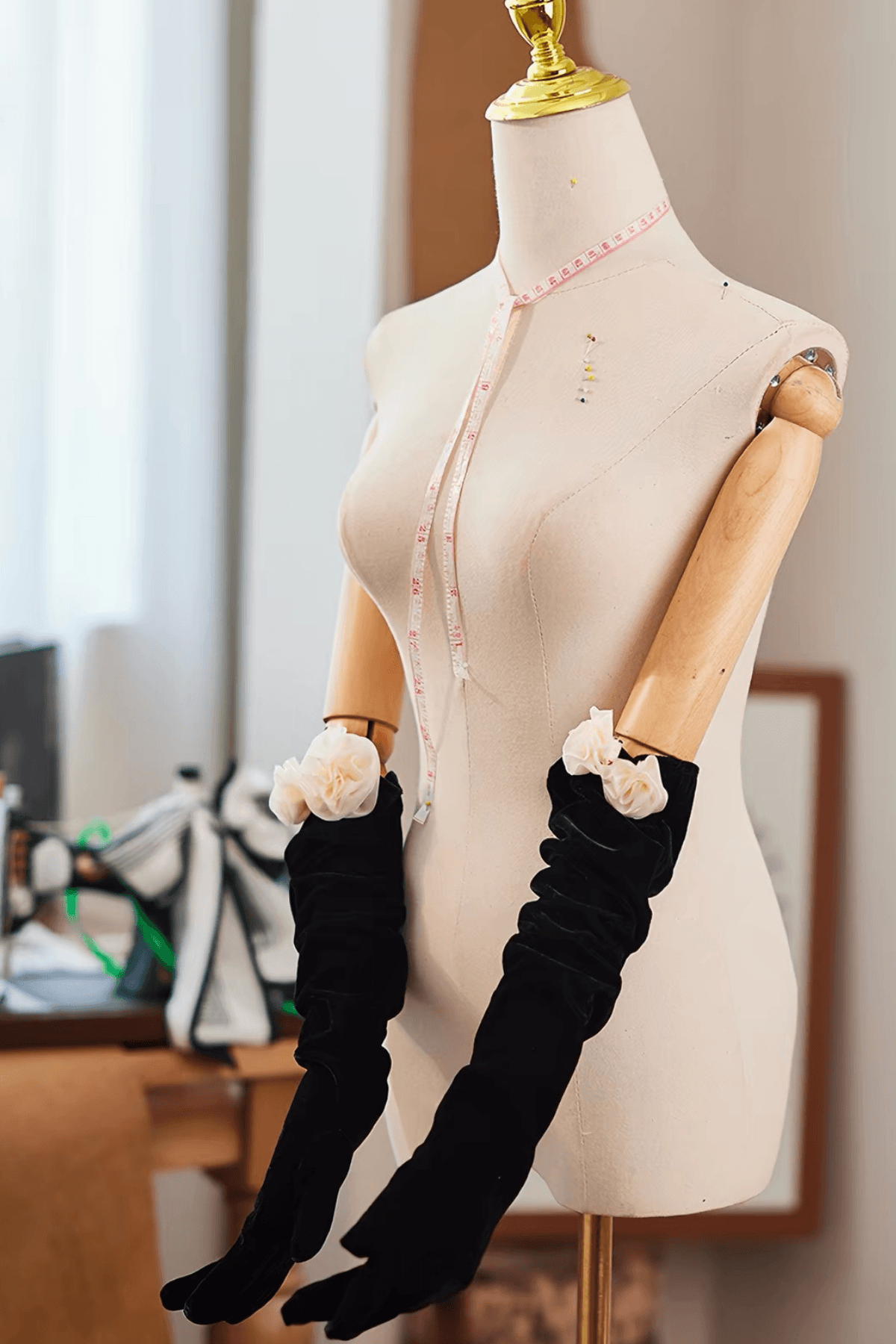 3D Flower Decorated Velvet Long Gloves Avalabel