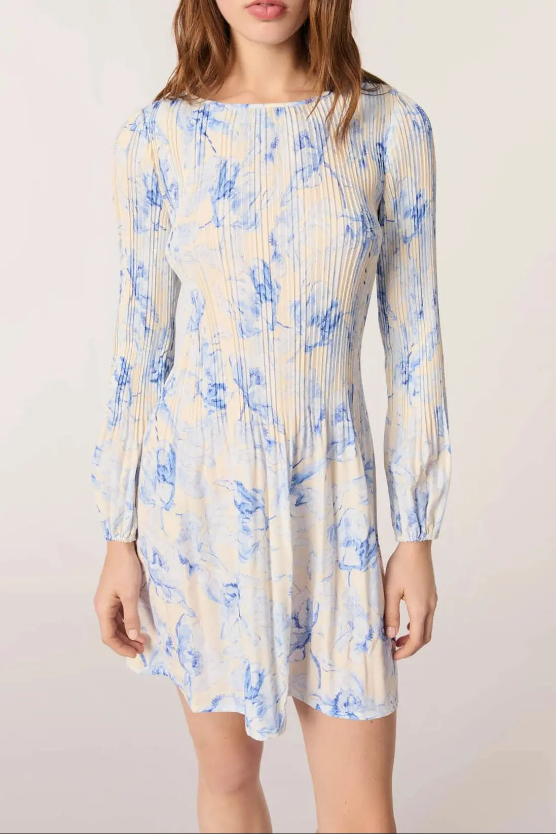 josephine Patterned pleated mini dress in blue Avalabel