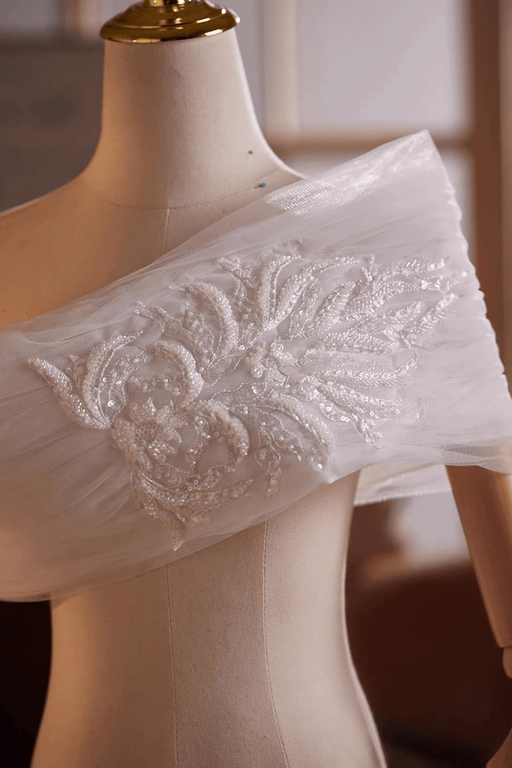 White Sheer Tulle Off‑Shoulder Beaded Embroidery Shawl Avalabel