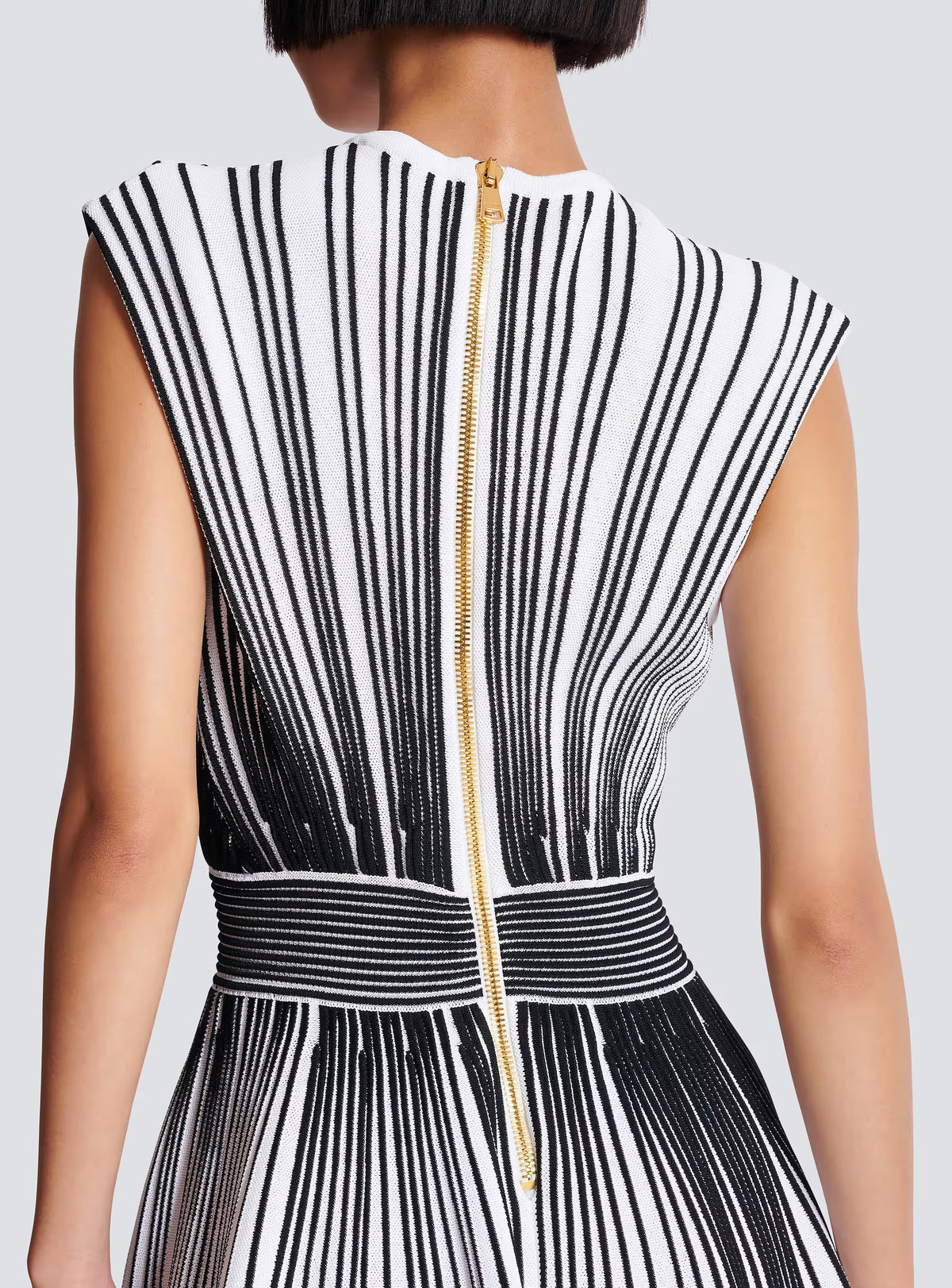 Two-Tone V-Neck Sleeveless Flared Knit Mini Dress Avalabel