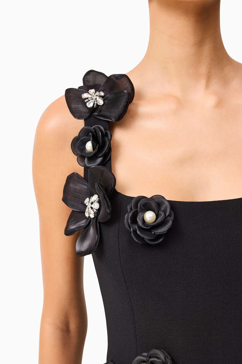 Sabrina 3DD Flower Midi Dress in Black Soraya