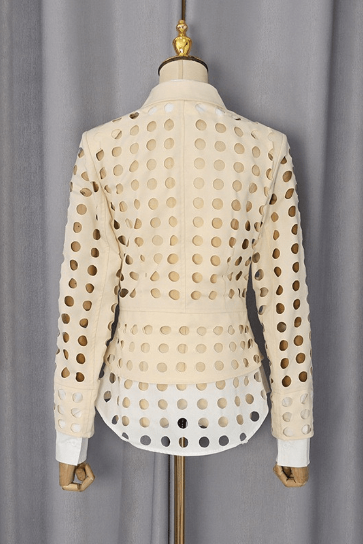 Elsa Circular Hollow Out Fake Blazer Avalabel
