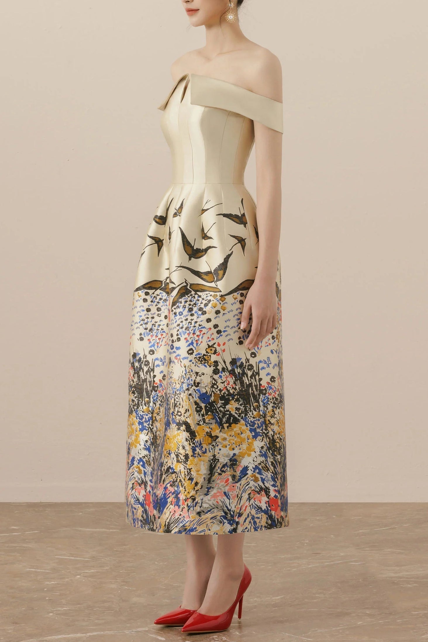 Nina Retro Floral Print Off-Shoulder Idi Dress in Apricot Avalabel