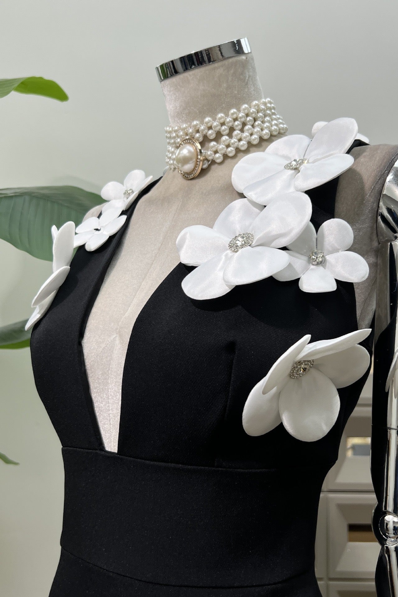 Black and White Mini Dress Avalabel
