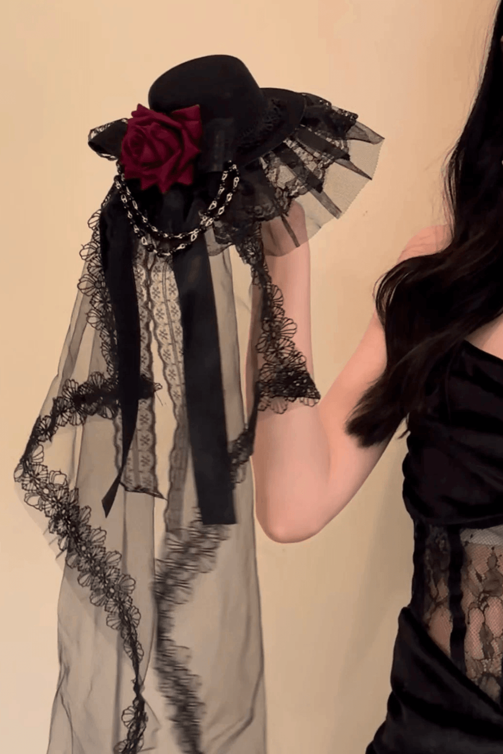 Gothic Top Hat with Lace Veil Avalabel