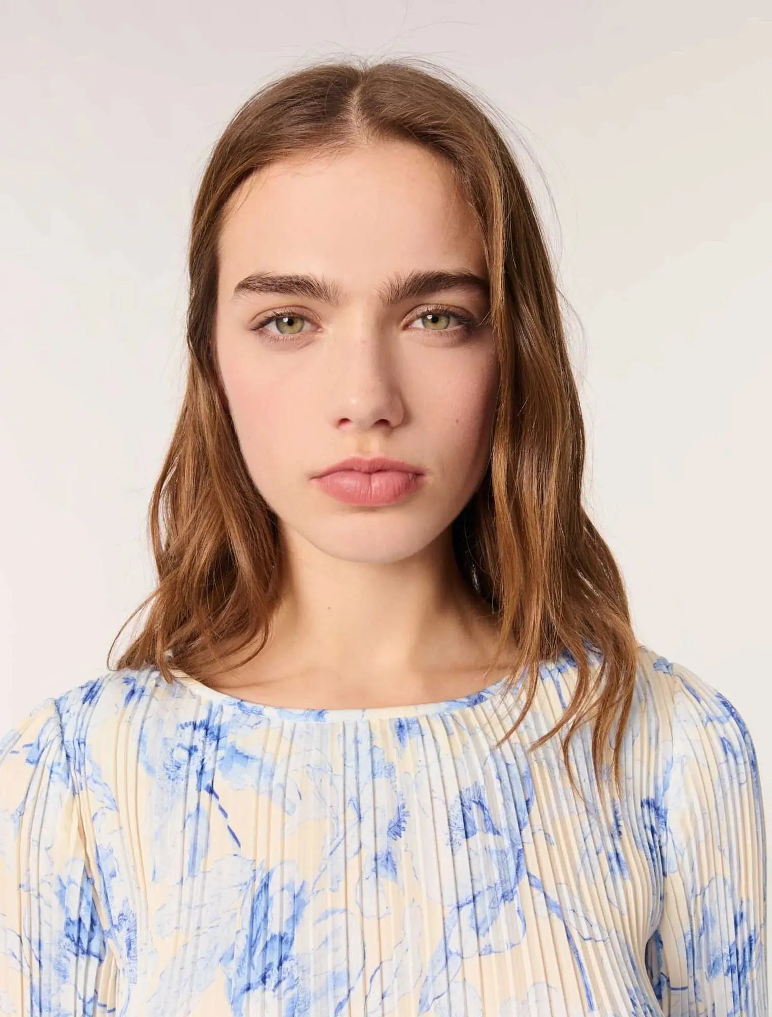 josephine Patterned pleated mini dress in blue Avalabel