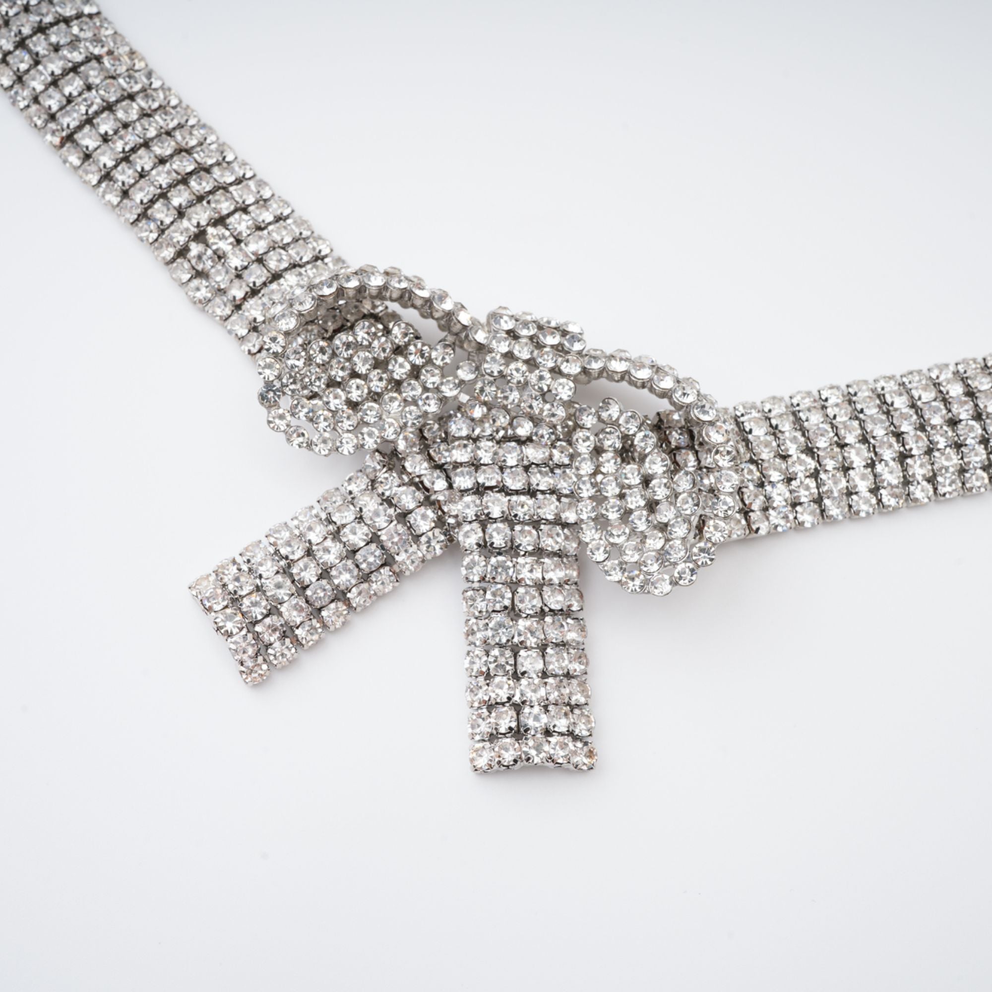 Laria Crystal-Embellished Bow-Detail Necklace Avalabel