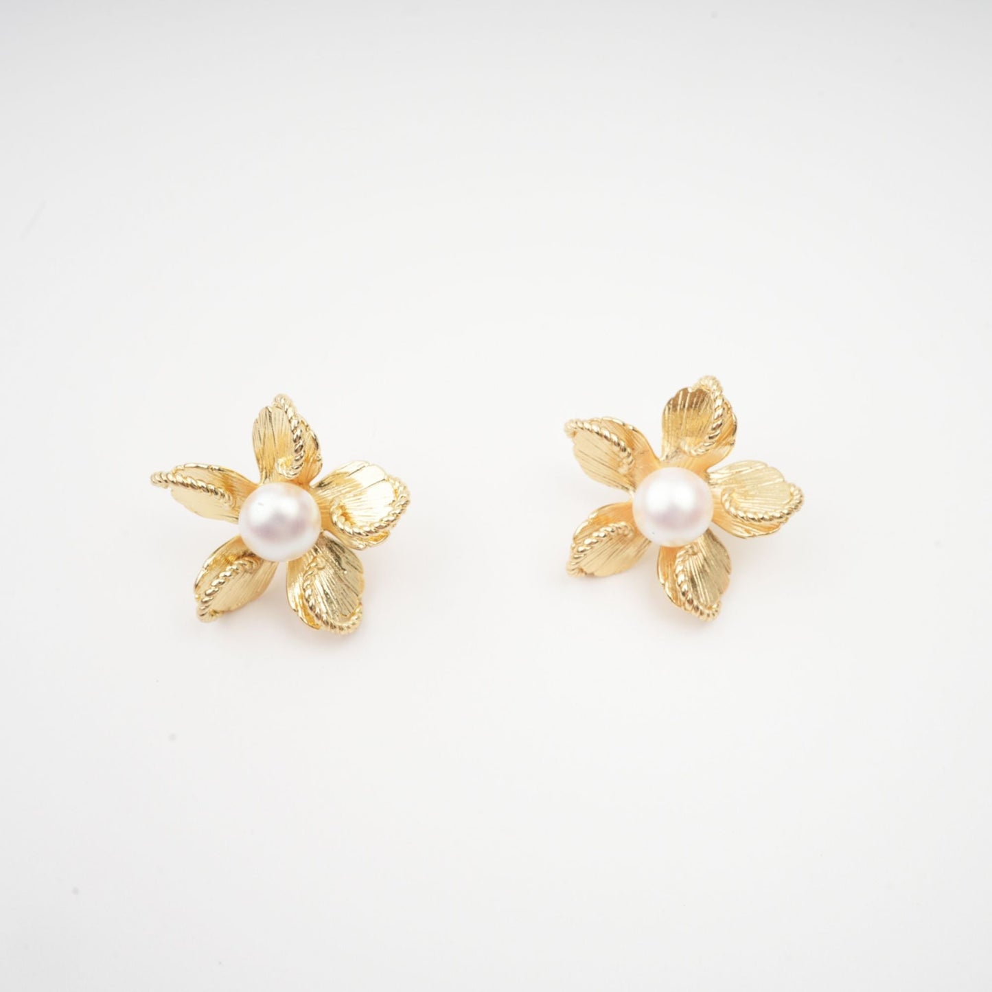 Jeanne Floral Faux-Pearl Stud Earrings Avalabel