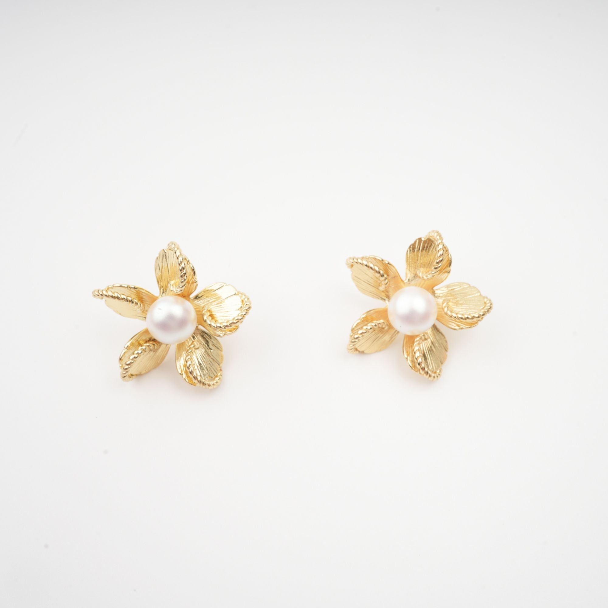 Jeanne Floral Faux-Pearl Stud Earrings Avalabel