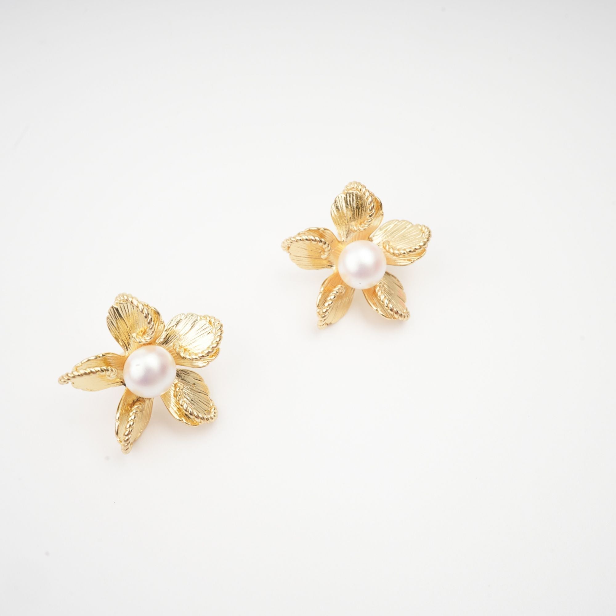 Jeanne Floral Faux-Pearl Stud Earrings Avalabel