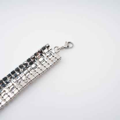 Laria Crystal-Embellished Bow-Detail Necklace Avalabel