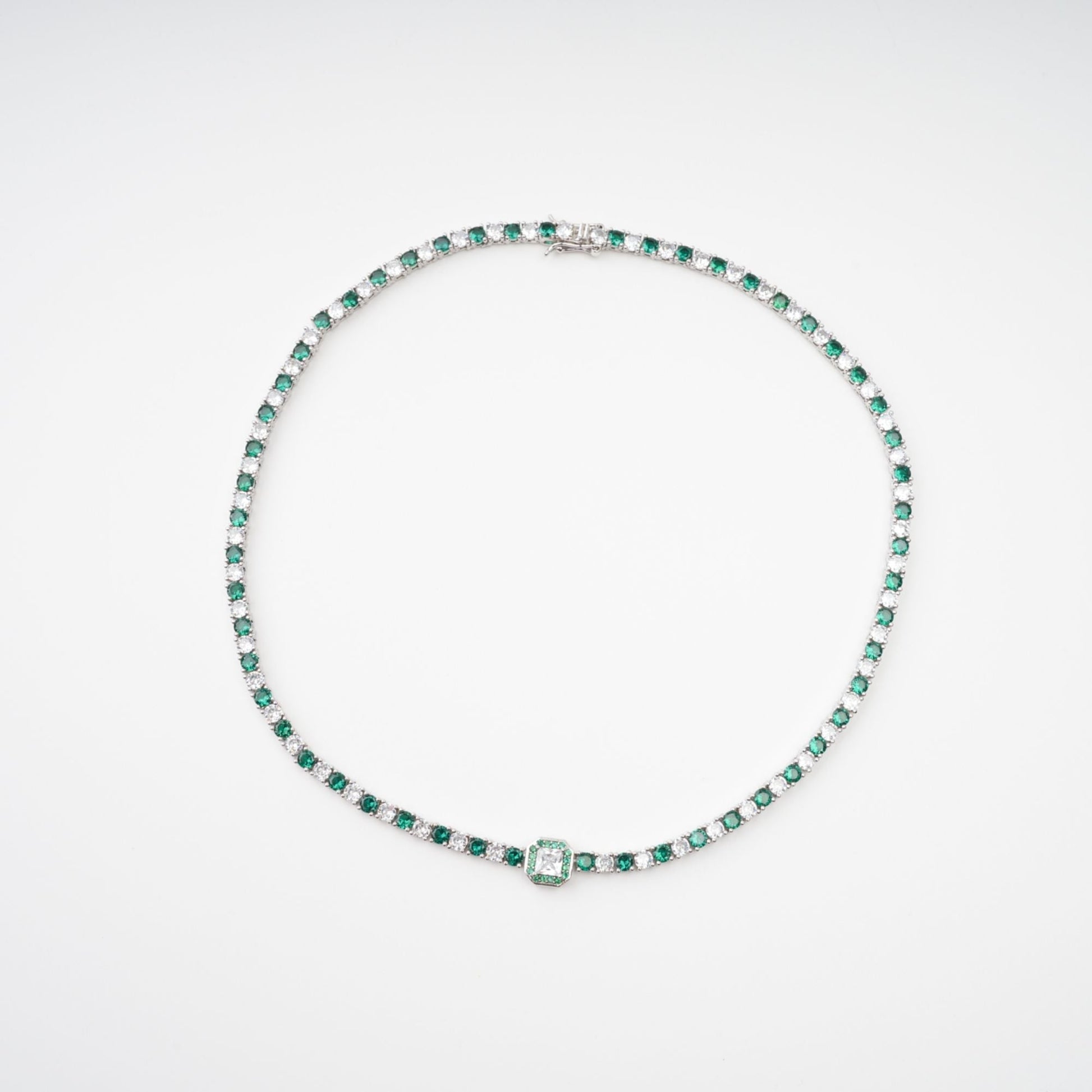 Héloïse Green Crystal Embellished Necklace Avalabel