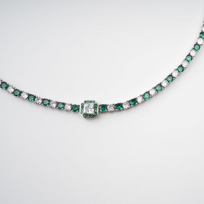 Héloïse Green Crystal Embellished Necklace Avalabel