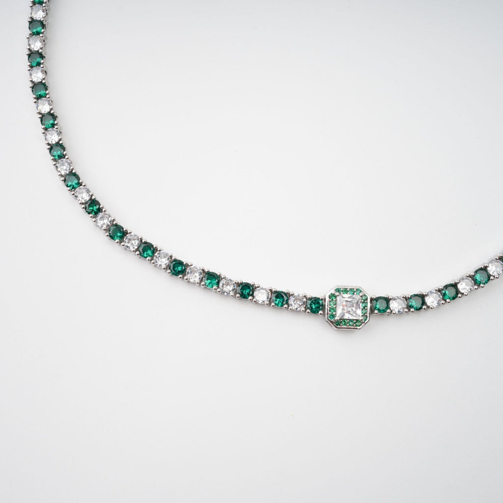 Héloïse Green Crystal Embellished Necklace Avalabel
