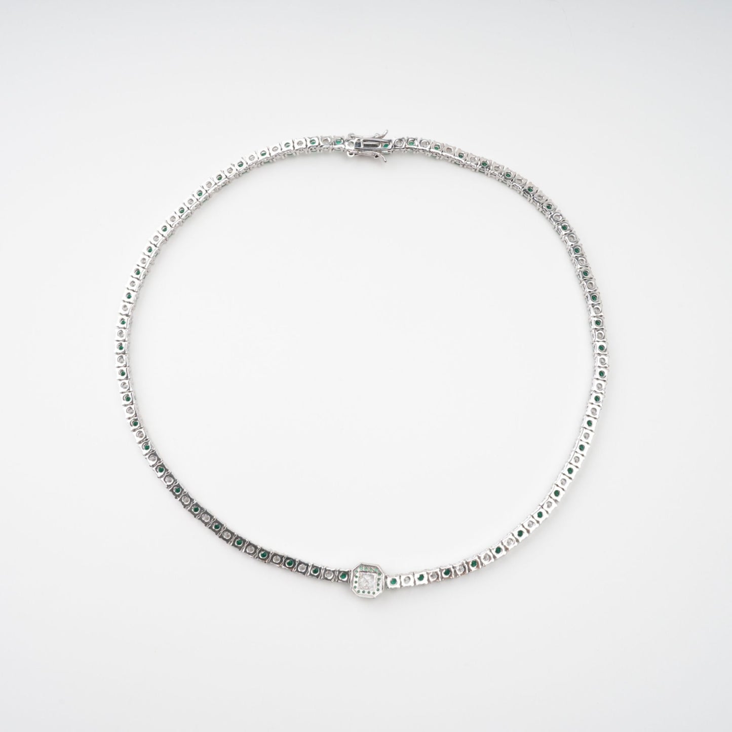 Héloïse Green Crystal Embellished Necklace Avalabel
