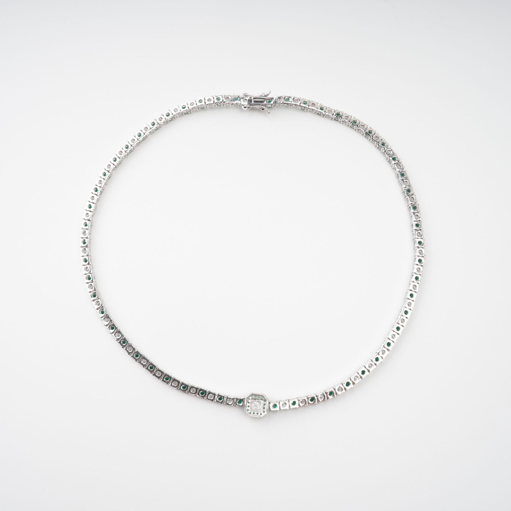 Héloïse Green Crystal Embellished Necklace Avalabel